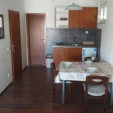 Nazlic 公寓 普利莫顿