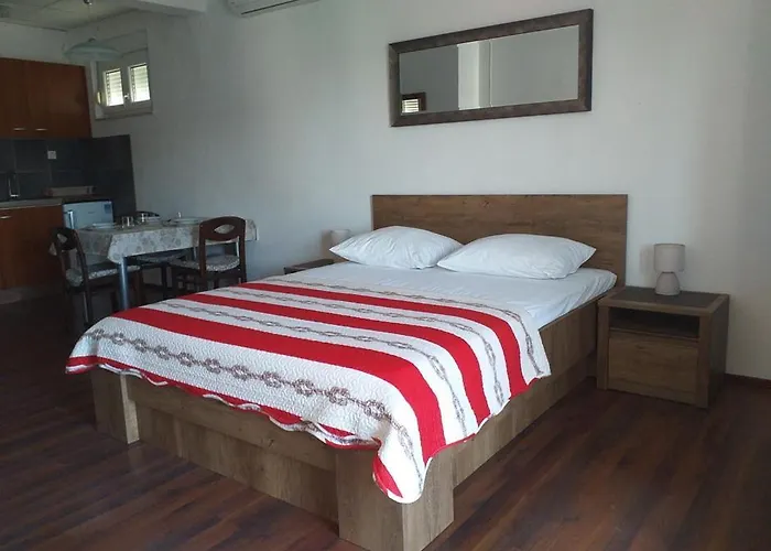 Apartments Nazlic Apartman