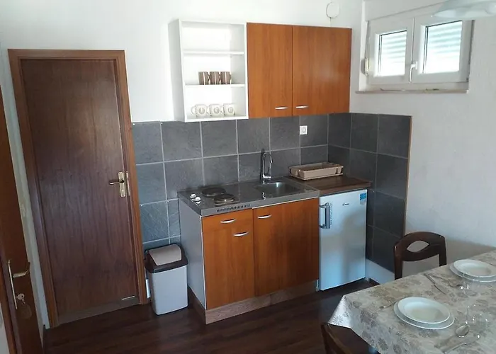 Apartments Nazlic Apartman *