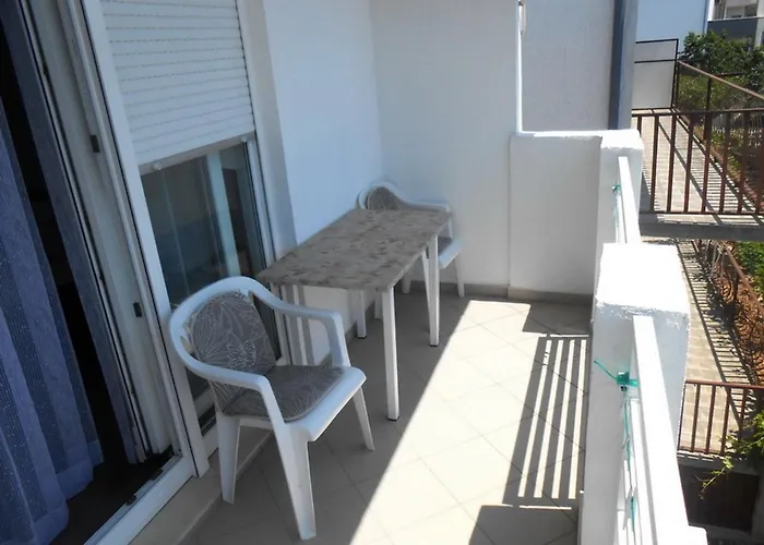 Apartments Nazlic Primosten